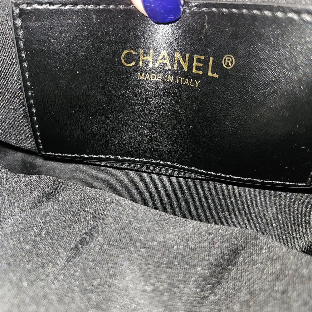 Black Quilted Shoulder Bag with Gold Chain Detail - Picture 7 of 10